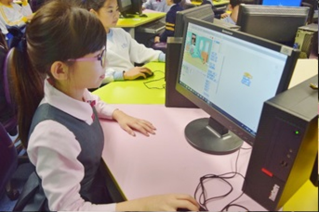 學生在課堂上透過不同的學習活動，學習編程知識 - Scratch